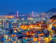 풍경갤러리 - 부산항대교와 수정산동네