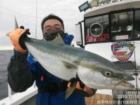 바다루어 > 점주선장조황 > 오늘은 마릿수로~ 제주방어 11월18일 제주백마린호 부시리 바어지깅조행깁니다