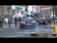 جنون بنات لندن والمصورين في ملاحقه سيارات اغنياء العرب الفاخره... 