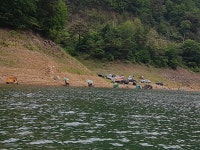 양구낚시-파로호 상류 월명좌대에서 오랜만에 씨알큰붕어 나오기시작...... : 낚시사랑