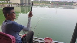 유료터정보 > 유료터점주조황 >  안성  거청지  붕어조황   8월  26 일