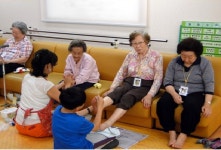 강남구가족센터 > 병설기관 > 목련데이케어센터 > 사진게시판 산하기관 > 강남구가족센터 > 병설기관 > 목련데이케어센터 > 사진게시판