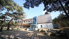 관광지 - 한국시집박물관 상세화면 | 강원관광 홈페이지 > 강원도여행 > 관광지 강원관광 홈페이지