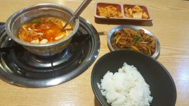 대학가 돼지불고기+순두부찌개 5000원 > 잡담 게시판 | 해외 네티즌 반응 - 가생이닷컴 대학가 돼지불고기+순두부찌개 5000원