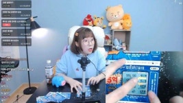 가생이닷컴>커뮤니티 > 잡담 게시판 > 라이브방송중 복권 당첨된 여성BJ 클라스