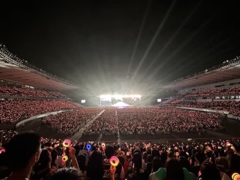 가생이닷컴>커뮤니티 > 방송/연예 게시판 > [트와이스] 오늘 도쿄 콘서트 아지노모토 스타디움 전경