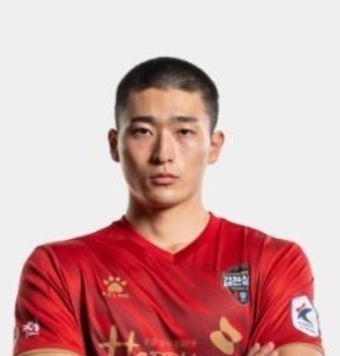 가생이닷컴>커뮤니티 > 축구게시판 > [속보] 조규성 삭발