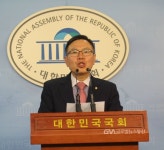 빈깡통 개헌, 지방선거 일정에 맞추려는 시도 - 글로벌뉴스통신GNA 빈깡통 개헌, 지방선거 일정에 맞추려는 시도