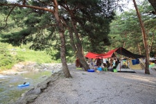 내리계곡 솔밭캠핑장