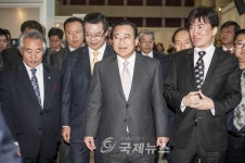 이완구 국무총리 용산아트홀 찾아