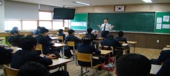 보은중학교, 직업 체험의 날 행사 가져