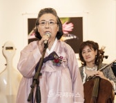 "숲 속의 작은 천사들" 조유성 사진전