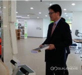 이재춘 포항시 부시장, 포은중앙도서관 방문 운영사항 점검