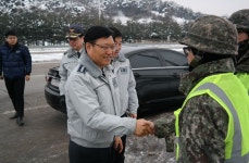 군산경찰서, 군산IC 구제역 통제초소 근무자 격려