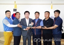 정찬민 용인시장, 택시업계로부터 감사패 받다