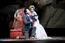 최고의 무대와 연출로 오페라 라 트라비아타 공연