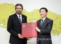 경기도,  브라질 상원의원 면담