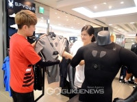 뜨거워지는 스포츠 시장..신흥 브랜드 돌풍 \