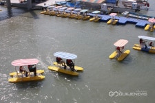 전곡항에서 타는 수상자전거