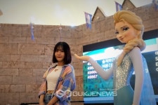 가수 희라(HEERA), 안녕! 겨울왕국 특별전시장서 Let it go 열창