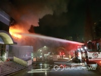울산 KT온산지점 2층에 불…입점 낚시용품점 전소