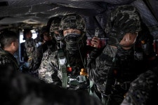 해병닷컴 - 해병대1사단 7여단 공정대대 공중돌격훈련