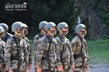 해병닷컴 - 해병대 신병 1261기 1교육대 극기주 - 산악돌격훈련