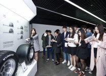 금호타이어 이공계 인재 확보중앙연구소서 채용설명회 열어 | 한국경제TV 금호타이어 이공계 인재 확보중앙연구소서 채용설명회 열어