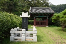 문화재이미지 | 권상묘역_신도비 전경 (촬영년도 : 2015년) 권상묘역_신도비 전경 (촬영년도 : 2015년)