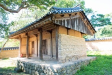 문화재이미지 | 안동풍산김씨영감댁_사당 측면 (촬영년도 : 2015년) 안동풍산김씨영감댁_사당 측면 (촬영년도 : 2015년)