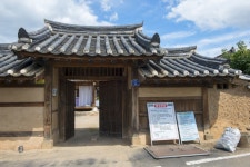 문화재이미지 | 영천 만취당 고택_대문채 (촬영년도 : 2015년) 영천 만취당 고택_대문채 (촬영년도 : 2015년)