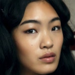 Hairstylist tips on how to tie a pretty chignon bun for any occasion! | Her World Hairstylist tips on how to tie a pretty chignon... 