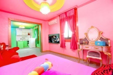 시즌방,동호회 - 웰리힐리파크 도보이동 가능한 숲속의 주얼리 펜션 시즌방 주주 모집(여자1)