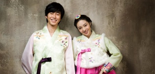 아이웨딩 brand+ > 브랜드소개 > 한복 > 진주상단 아이웨딩  brand+   > 브랜드소개  > 한복  > 진주상단  