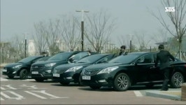 쓰리데이즈빈(Three Days Bean) | IMCDb.org: 2011 Hyundai Avante [MD] in "쓰리 데이즈 (Three Days), 2014" Hyundai Avante in "쓰리 데이즈 (Three Days)"
