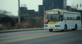 IMCDb.org: 2005 Hyundai Global 900 [CY] in 인간실격 (Lost), 2021 Hyundai Global 900 in 인간실격 (Lost)