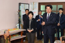 포토에세이(상세) - 송학면 입석1리경로당 새해인사 - 열린시장실