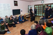 포토에세이(상세) - 송학면 입석1리경로당 새해인사 - 열린시장실
