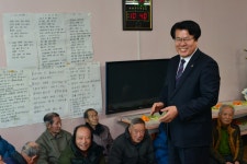 포토에세이(상세) - 송학면 입석1리경로당 새해인사 - 열린시장실