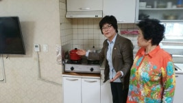  유인애 강북구의원, 수유2동 구립경로당 민원 해결 현장 활동 - 전국매일신문  유인애 강북구의원, 수유2동 구립경로당 민원 해결 현장 활동