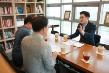  이정훈 강동구청장, 강동마을교사 역량강화 워크숍 참석 - 전국매일신문  이정훈 강동구청장, 강동마을교사 역량강화 워크숍 참석