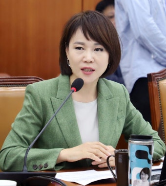 전현희 의원, 국정감사서 택배 과대포장 폐기물 문제 지적 - 전국매일신문  전현희 의원, 국정감사서 택배 과대포장 폐기물 문제 지적