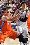 [JB포토] 전자랜드 정효근 ′앞자리는 절대 못줘′