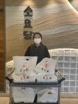 동두천시 생연1동 착한가게 ‘소요담’, 긴급지원 가구에 갈비탕 제공 - KNS뉴스통신 동두천시 생연1동 착한가게 ‘소요담’, 긴급지원 가구에... 