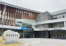 한국외대 졸업생들, 프러시안블루 미술 전시회 진행