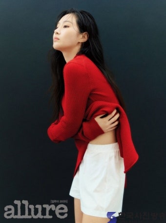 권유리, 얼루어 코리아 8월호 화보 공개! 사극 여신에서 화보 장인으로 변신 - 한국사진방송 대한민국예술-
