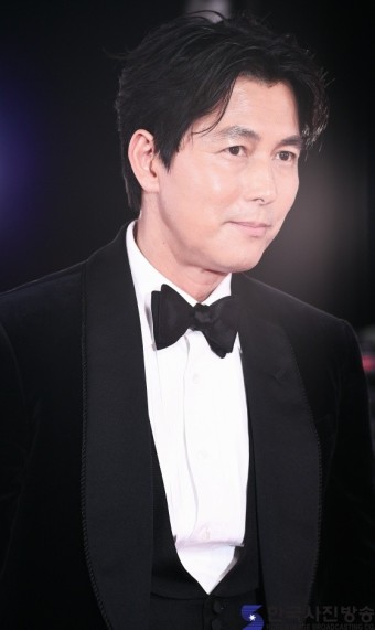 [포토] 정우성, 얼굴에서 빛이나는 듯. 청룡영화상 레드카펫 - 한국사진방송 대한민국예술-