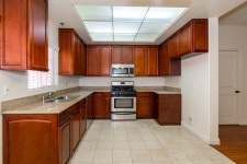 Hancock Park, 3층구조, 고급 타운 하우스, 방3,화4, LEASE   ::: 미주 중앙일보 - The Biggest Nationwide Korean-American Newspaper... 