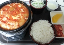 일품돈까스 김치냄비돈까스추천이요!