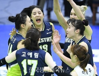 여자배구 현대건설, IBK기업은행에 3-0 첫 승 - 한국생활체육뉴스 여자배구 현대건설, IBK기업은행에 3-0 첫 승